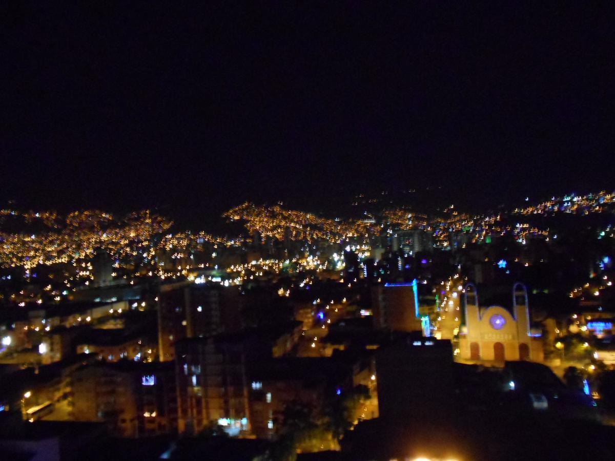 San Peter Suites Medellín Zewnętrze zdjęcie